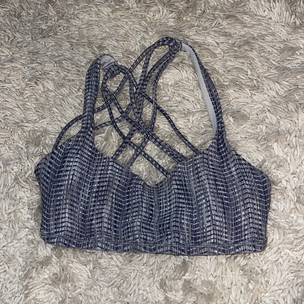 Lululemon Free to be bra